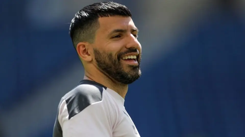 Barcelona: Kun Agüero ya viajó a España para firmar contrato con el club catalán