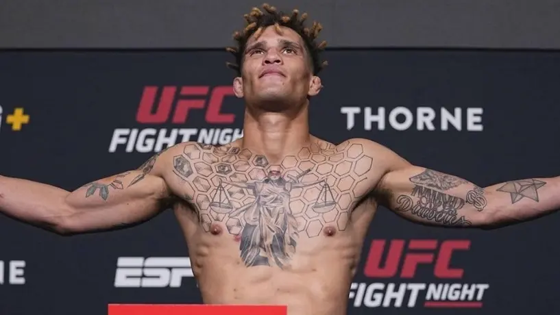 Video: Estrella de la UFC evitó el robo de su auto a golpes