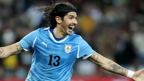 Sebastián 'Loco' Abreu anunció su retiro del futbol profesional