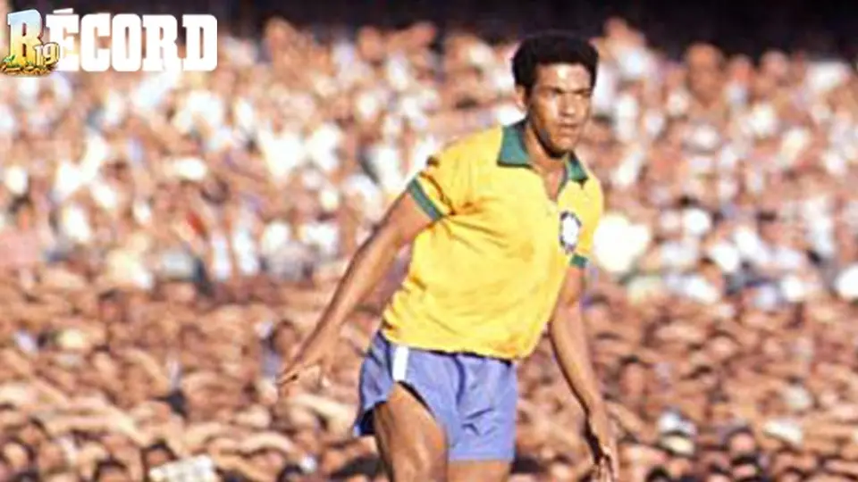 Garrincha: Un impedimento físico lo convirtió en fortaleza para cubrirse de gloria con Brasil