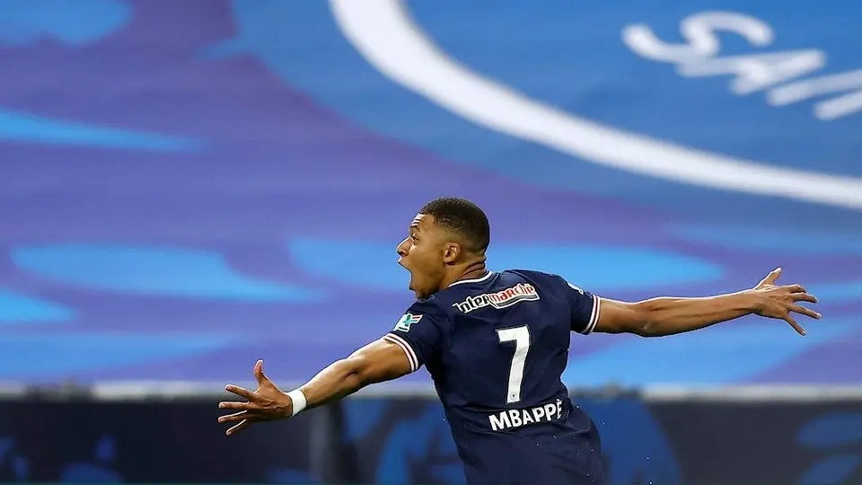 Presidente de Francia bromeó con unos youtubers: 'Mbappé fichará por el Marsella'