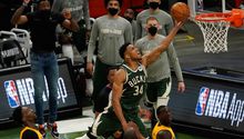 NBA Playoffs: Milwaukee Bucks pegó primero y derrotó en tiempo extra a Miami en Juego 1