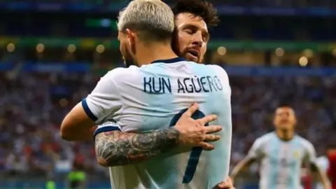 Lionel Messi: Kun Agüero se despidió de La Pulga en redes sociales