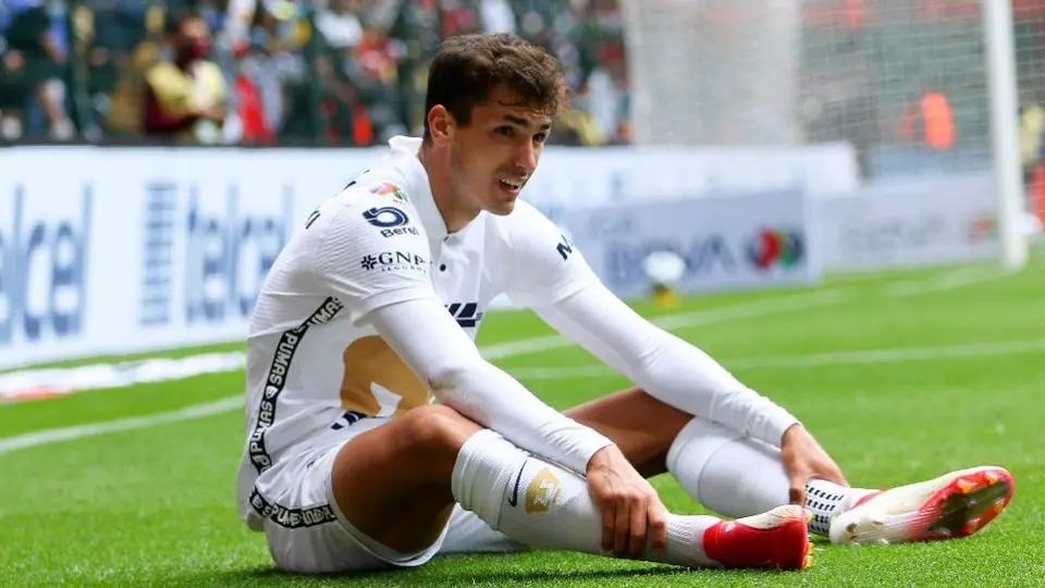 Pumas: Dinenno, el villano en Toluca; ofendió a Comisario e hizo menos a sus compañeros