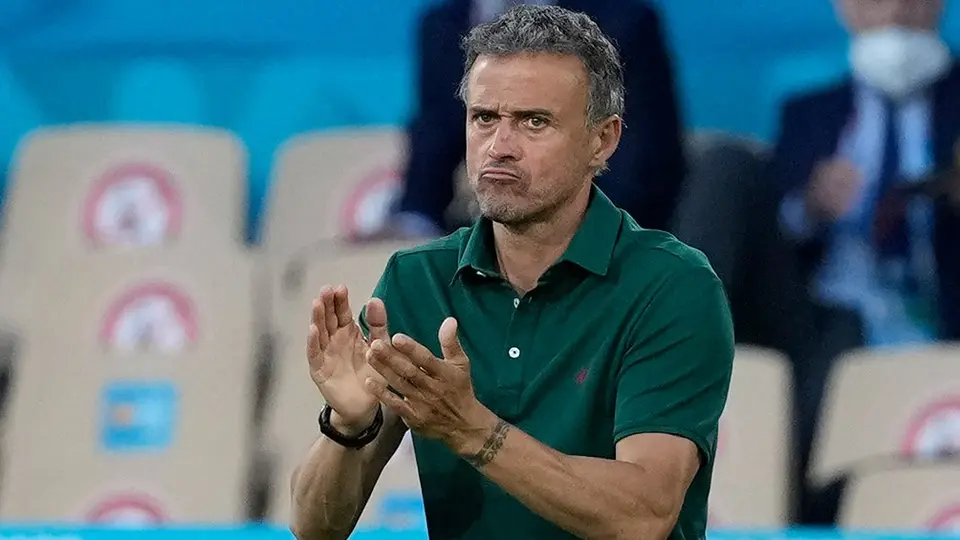 Luis Enrique: "¿Dimitir? Estoy pensando en renovar"