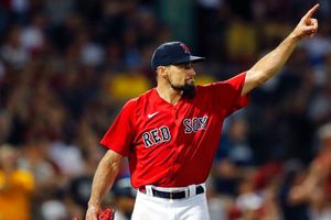 Red Sox vencieron a los Yankees y aspiran a barrer la serie
