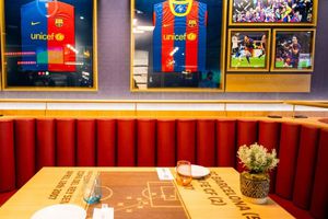 Barcelona inauguró el "Barça Café", el nuevo 'sportsbar' del Camp Nou