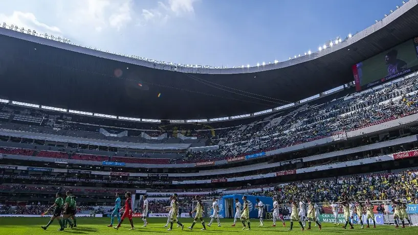 Video: Sujeto que metió pistola al Azteca se mandó a hacer un corrido
