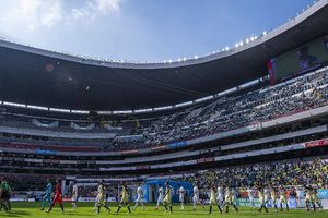 Video: Sujeto que metió pistola al Azteca se mandó a hacer un corrido