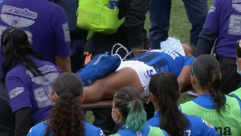 Jugadora de Cruz Azul se desvaneció después del partido vs Tigres