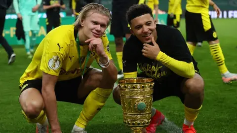 Borussia Dortmund: Sin Haaland y sin Sancho el equipo alemán presentó su nuevo uniforme