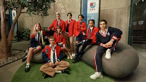 Netflix Latinoamérica reveló los uniformes de su versión de Rebelde