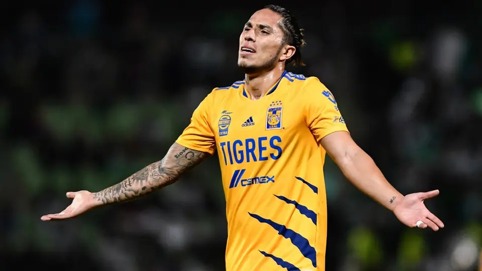 Tigres: Carlos Salcedo 'presumió' herida que sufrió en el duelo vs Santos