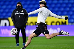 Raúl Jiménez celebró el cumpleaños de su esposa con una serenata