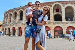 Raúl Jiménez vacacionó en Italia con su familia durante Fecha FIFA