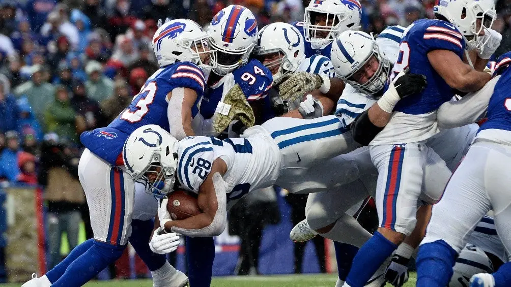 Jonathan Taylor anotó en cinco ocasiones ante Bills | AP