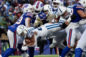 NFL: Indianapolis venció a Buffalo con cinco touchdowns de Jonathan Taylor
