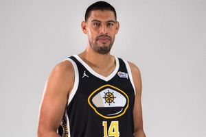 Gustavo Ayón, nuevo jugador de los Capitanes de Arecibo de Puerto Rico