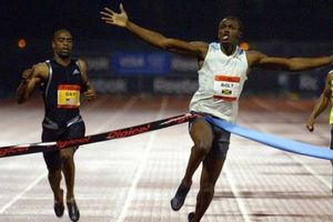 Usain Bolt aprovechó Día del Padre para presentar a sus nuevos gemelos