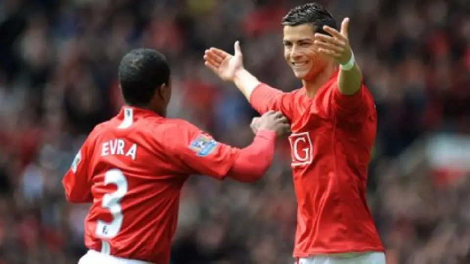 Evra reveló el WhatsApp con que Cristiano Ronaldo le dijo que  iría al Manchester United