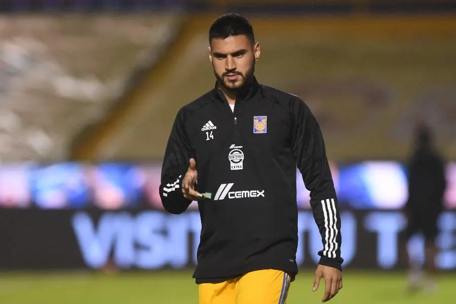 Juan Purata previo a un partido con Tigres