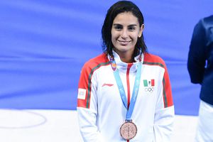 Paola Espinosa presumió  muñeca Barbie inspirada en ella