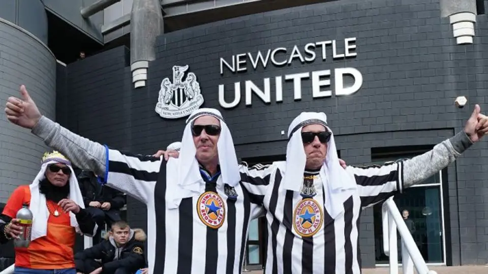 Newcastle de Santiago Muñoz sería saboteado por clubes de la Premier League