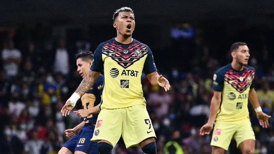 América: Miembro del staff explotó contra la afición tras eliminación ante Pumas