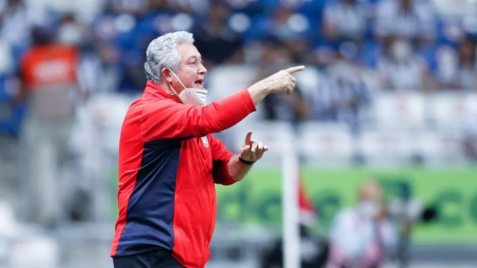 Vucetich tras victoria de Chivas: 'Da tranquilidad; era fundamental retomar esa confianza'