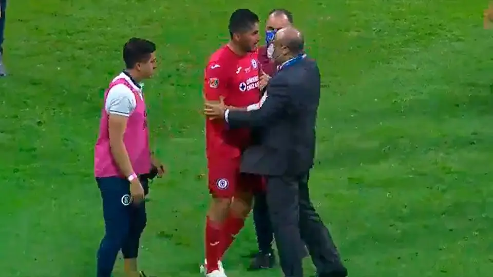 Cruz Azul vs Santos: Comisario fue suspendido 4 partidos por altercado con Jesús Corona