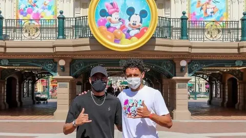 Neymar y Marquinhos se divirtieron en Disneyland París