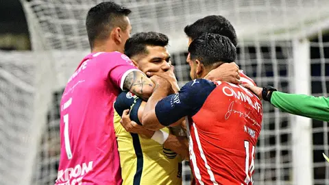Chivas: Jugadores del Rebaño se burlaron por agresión a Henry Martín