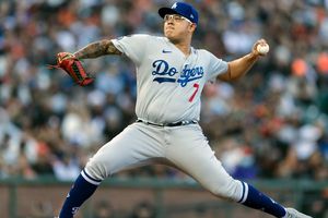 Julio Urías: El pitcher mexicano alcanzó las 16 victorias en triunfo de Dodgers sobre Giants