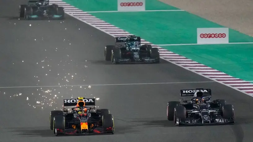Checo Pérez terminó cuarto en el GP de Qatar; Hamilton, primero