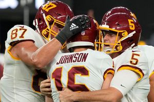 NFL: Washington sigue imparable y se lleva dramático duelo ante Raiders