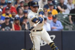 MLB: Luis Urías conectó cuadrangular en victoria de Milwaukee sobre Arizona