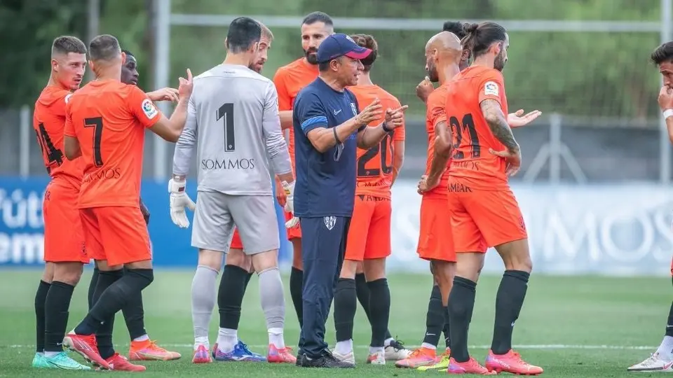 Nacho Ambriz: Huesca ganó su primer partido bajo el mando del mexicano