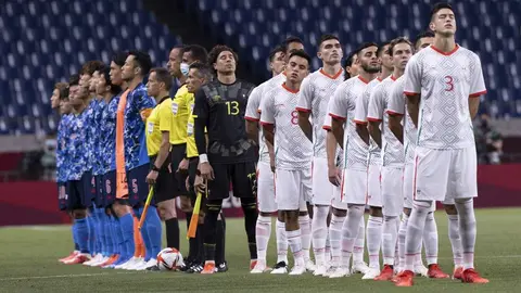 México lució peculiar uniforme blanco vs Japón en el segundo juego de los Olímpicos