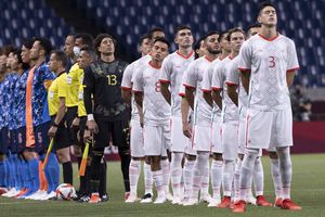 México lució peculiar uniforme blanco vs Japón en el segundo juego de los Olímpicos