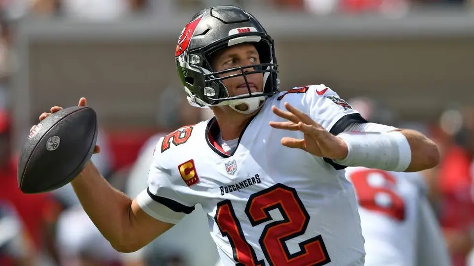 NFL:  Tom Brady dio gran juego y los Buccaneers apalearon a Miami