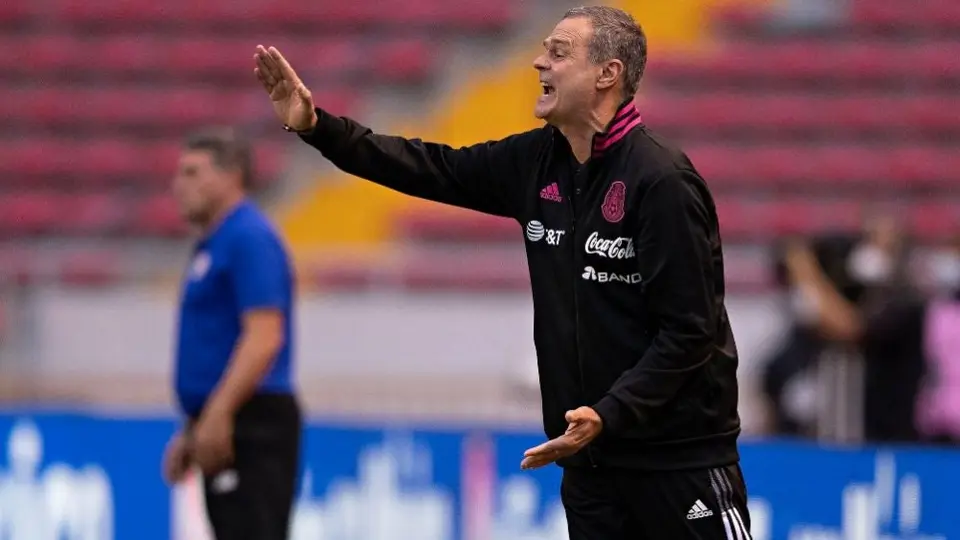 Auxiliar de Tata Martino: 'No sé por qué las críticas, el equipo ha hecho las cosas bien'