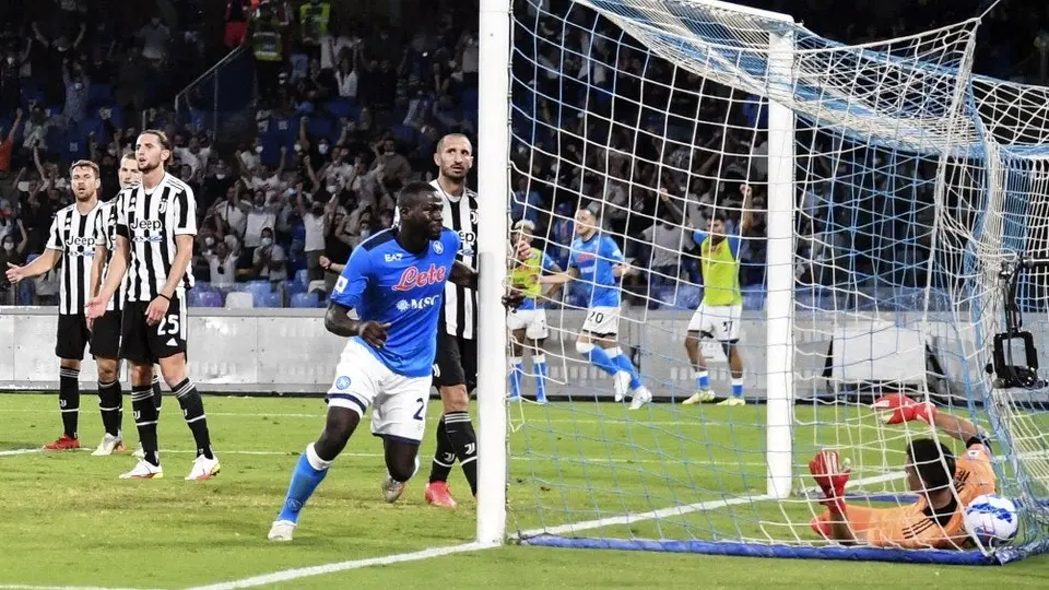 Chucky Lozano: Napoli mantiene paso perfecto tras doblegar a Juventus
