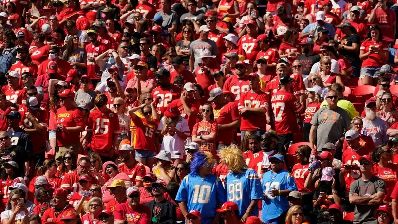 Video: Aficionado de los Chiefs quedó inconsciente después de una golpiza