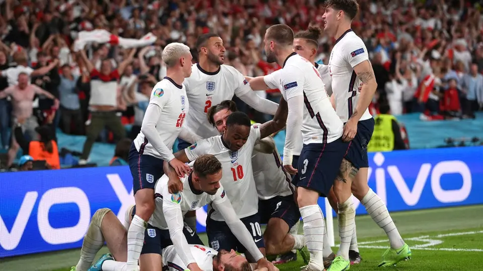 Euro 2020: Federación inglesa, multada con 30 mil euros por los incidentes de sus fans