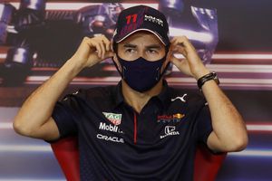 Helmut Marko: 'Checo está mejorando constantemente'