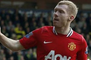 Hija de Paul Scholes compartió video de su padre mordiendo sus uñas del pie