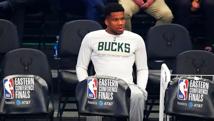 NBA: Antetokoumpo, duda para el primer partido de la final entre Bucks y Suns