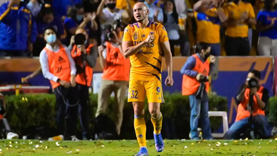 Liga MX: Gol de Carlos González vs León, precedido de fuera de lugar de Leo Fernández