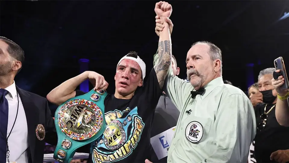 Óscar Valdez retuvo título Superpluma con polémica decisión unánime sobre Conceicao