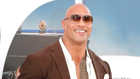 The Rock cantó 'happy birthday' a su abuela que cumplió 102 años